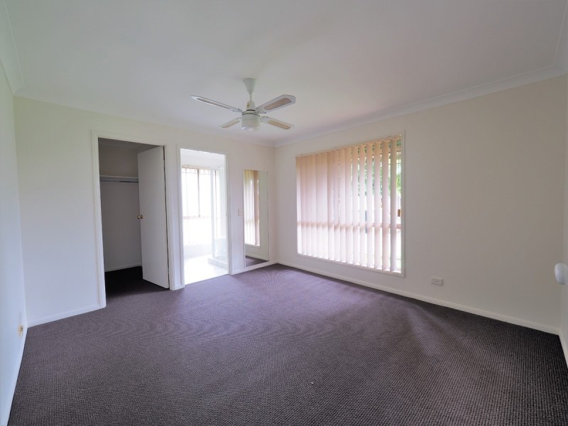 1/8 Ottelia Drive, Elanora QLD 4221