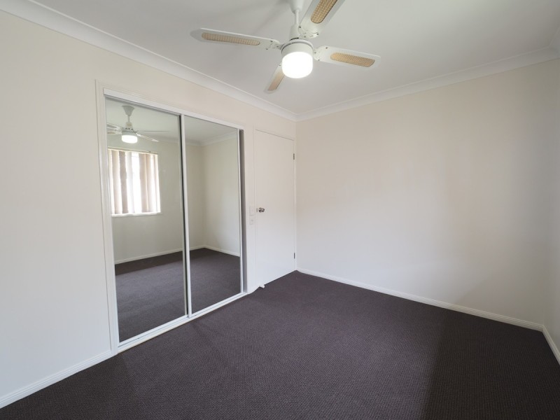 1/8 Ottelia Drive, Elanora QLD 4221