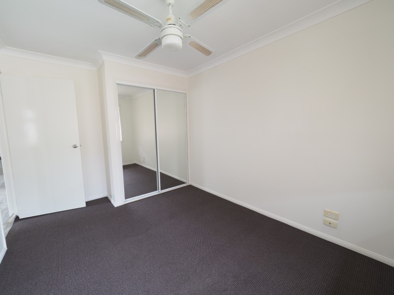 1/8 Ottelia Drive, Elanora QLD 4221