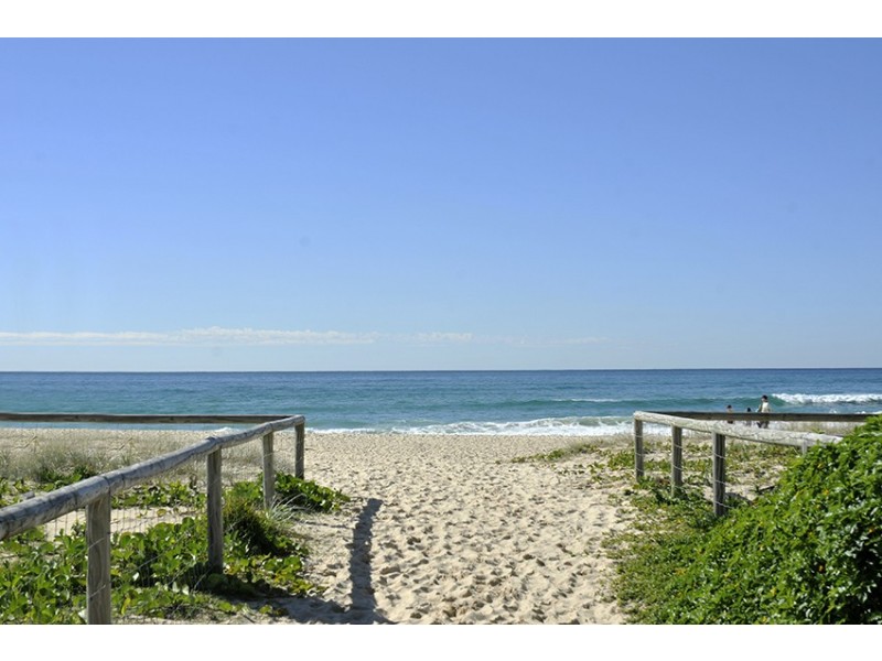 5/2 Twenty Eighth Avenue, Palm Beach QLD 4221