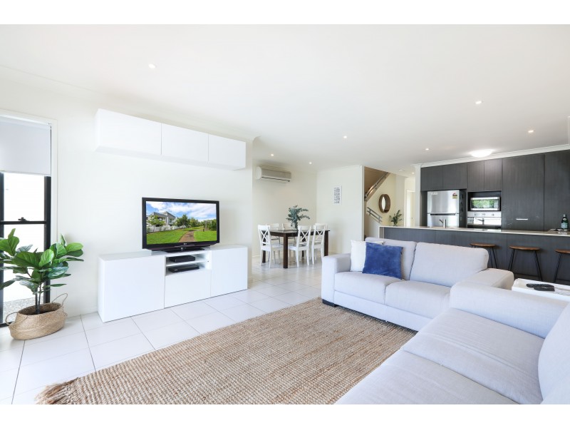 75/2 Inland Drive, Tugun QLD 4224