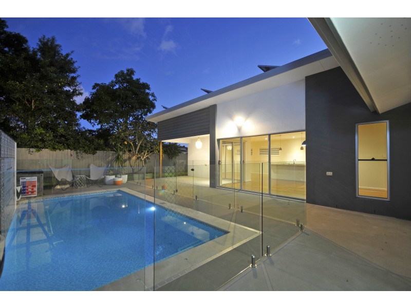 76 Twenty Fifth Avenue, Palm Beach QLD 4221
