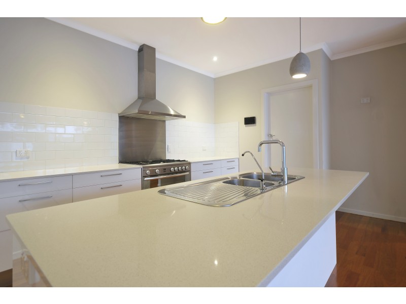 76 Twenty Fifth Avenue, Palm Beach QLD 4221