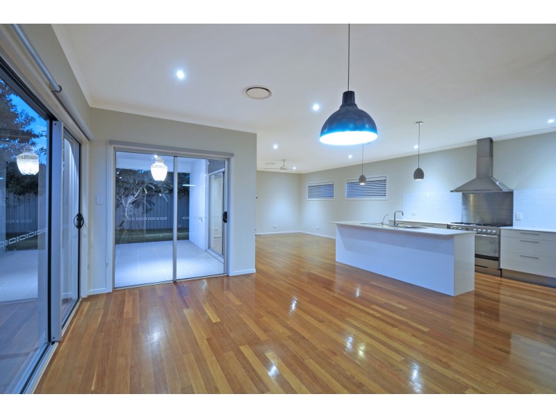 76 Twenty Fifth Avenue, Palm Beach QLD 4221