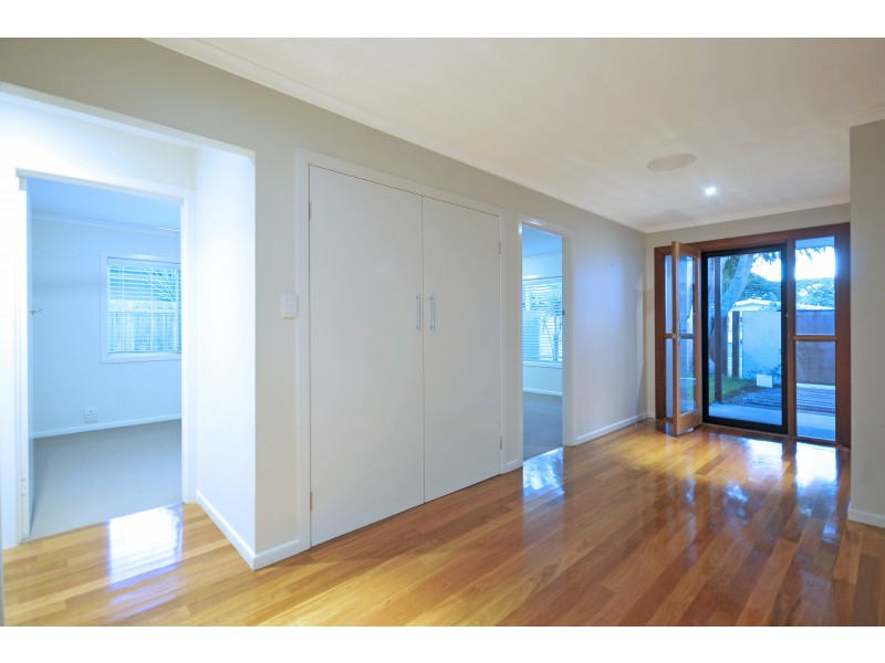 76 Twenty Fifth Avenue, Palm Beach QLD 4221