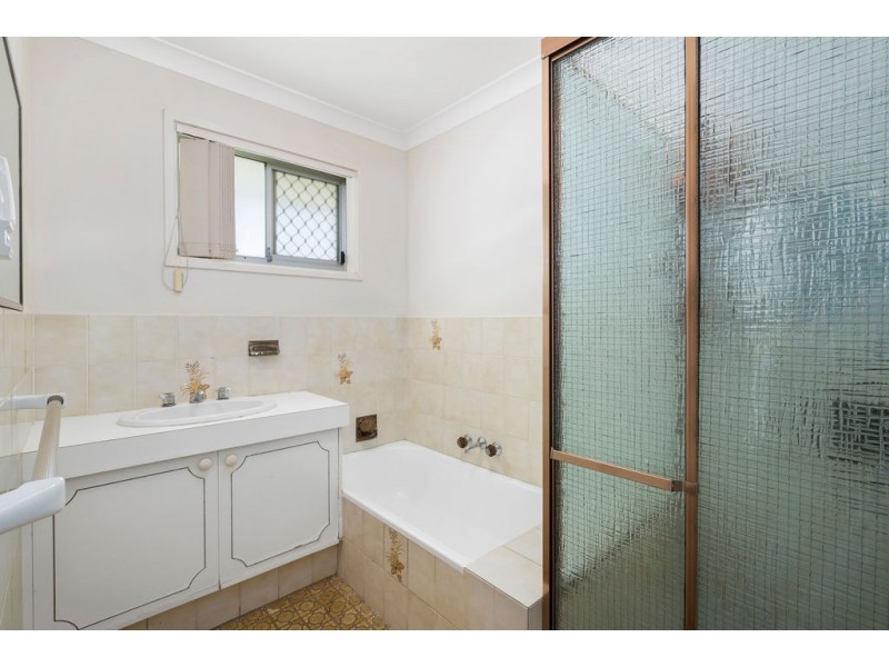 14 Almond Court, Elanora QLD 4221