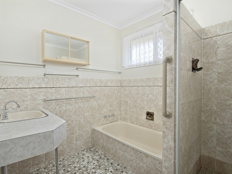 34 Tatha Avenue, Palm Beach QLD 4221