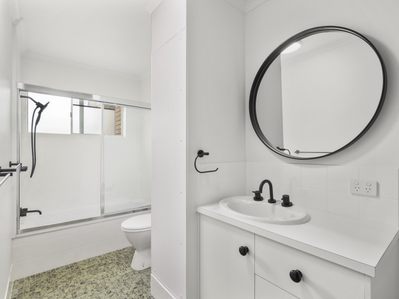 9/16 Mawarra Street, Palm Beach QLD 4221