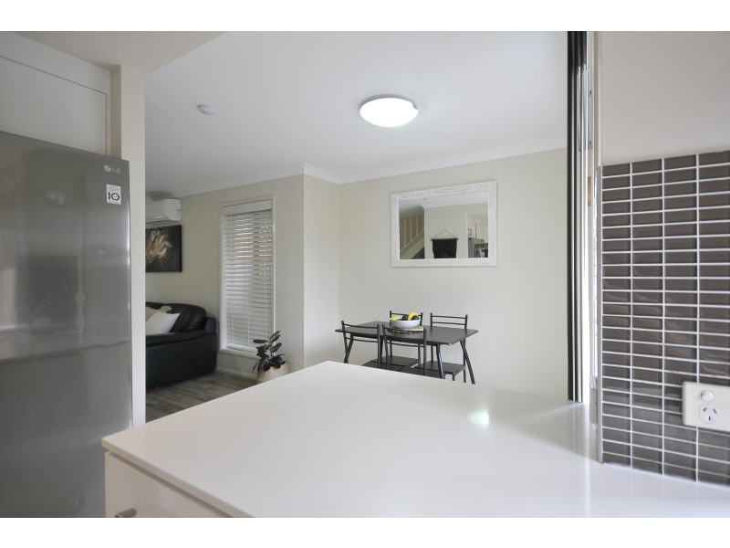 4/4 Twenty Sixth Avenue, Palm Beach QLD 4221