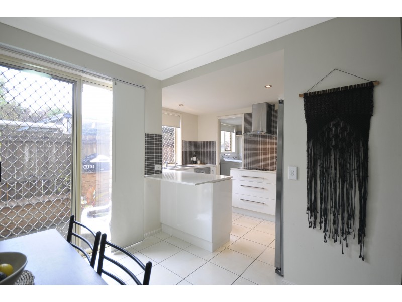 4/4 Twenty Sixth Avenue, Palm Beach QLD 4221