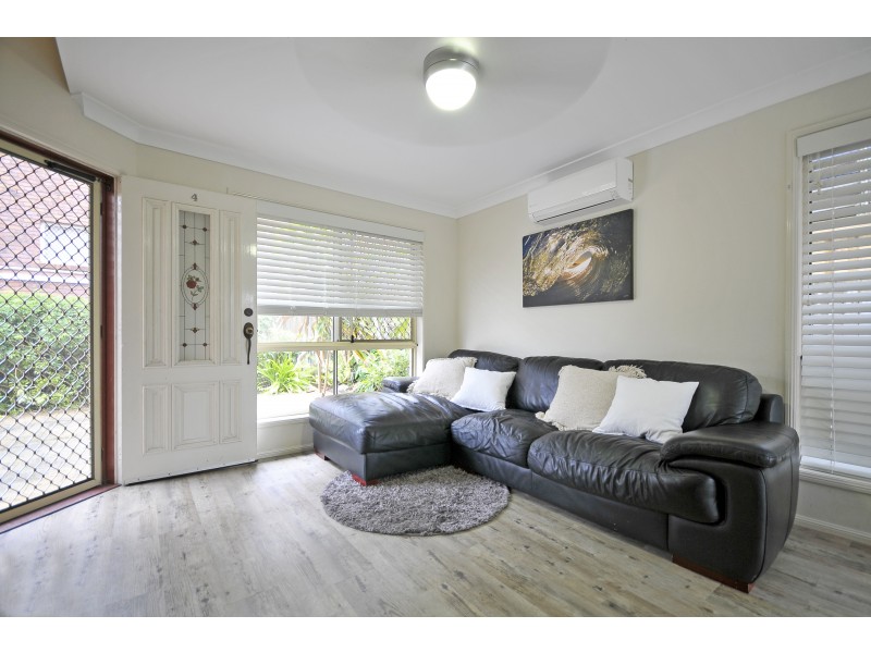4/4 Twenty Sixth Avenue, Palm Beach QLD 4221