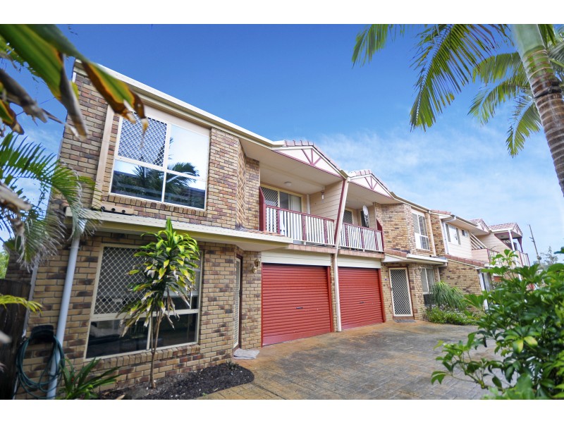 4/4 Twenty Sixth Avenue, Palm Beach QLD 4221