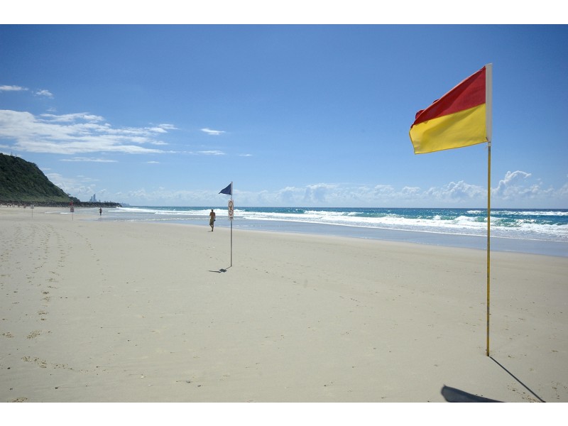 4/4 Twenty Sixth Avenue, Palm Beach QLD 4221