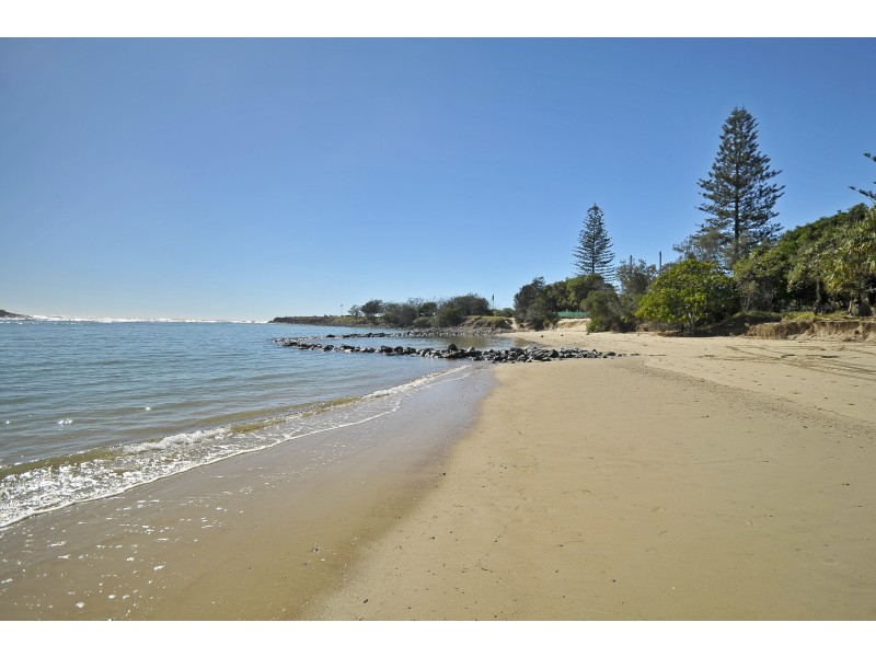 4/4 Twenty Sixth Avenue, Palm Beach QLD 4221