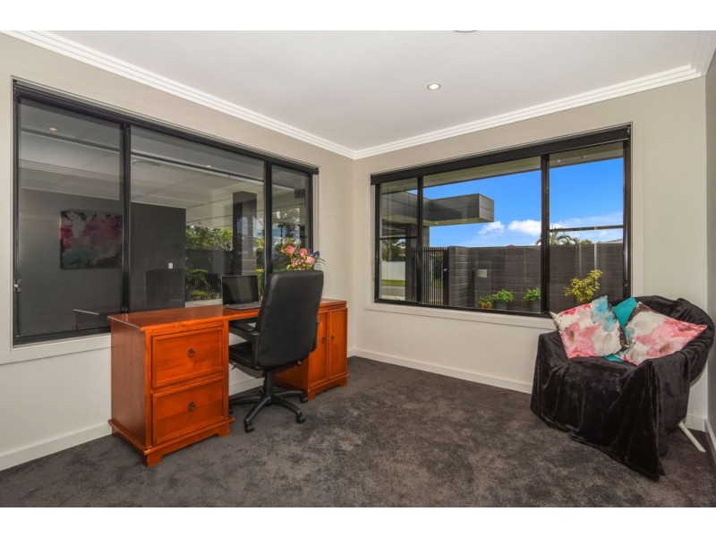 10 Swordfish Court, Palm Beach QLD 4221