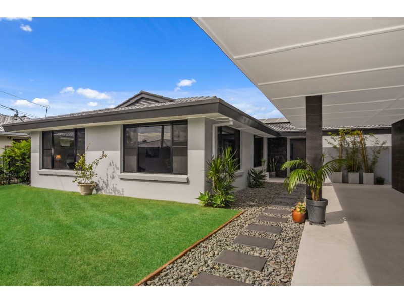 10 Swordfish Court, Palm Beach QLD 4221