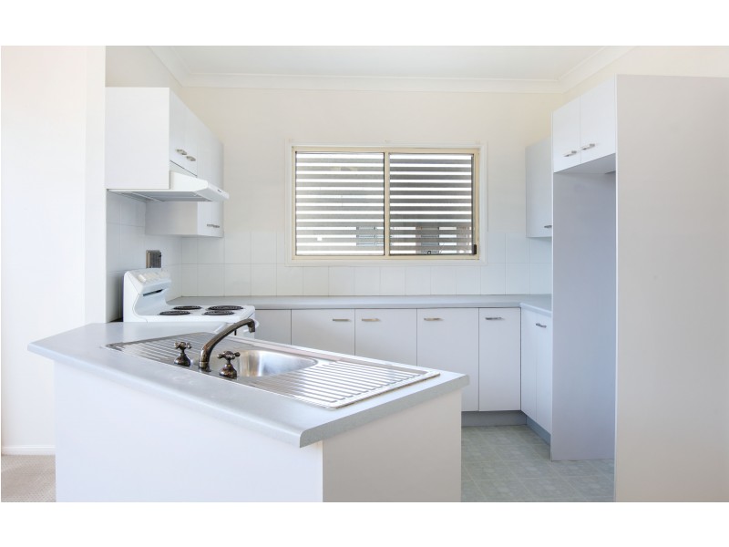2/115 Petrel Avenue, Mermaid Beach QLD 4218