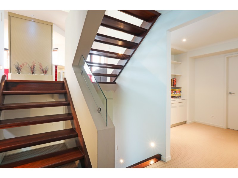 65 Crest Drive, Currumbin QLD 4223