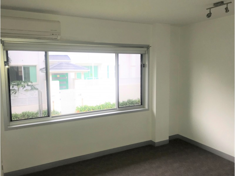 1/7 Fourth Avenue, Palm Beach QLD 4221