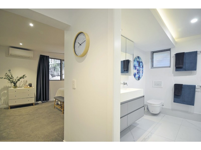 9 Walsh Street, Currumbin QLD 4223