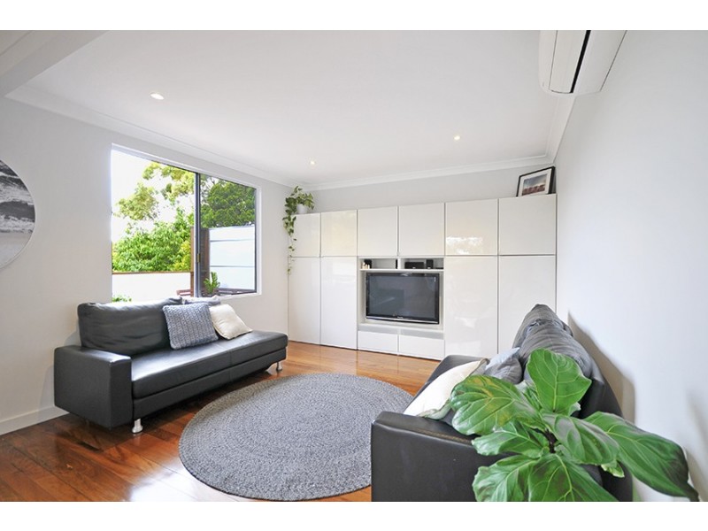 9 Walsh Street, Currumbin QLD 4223