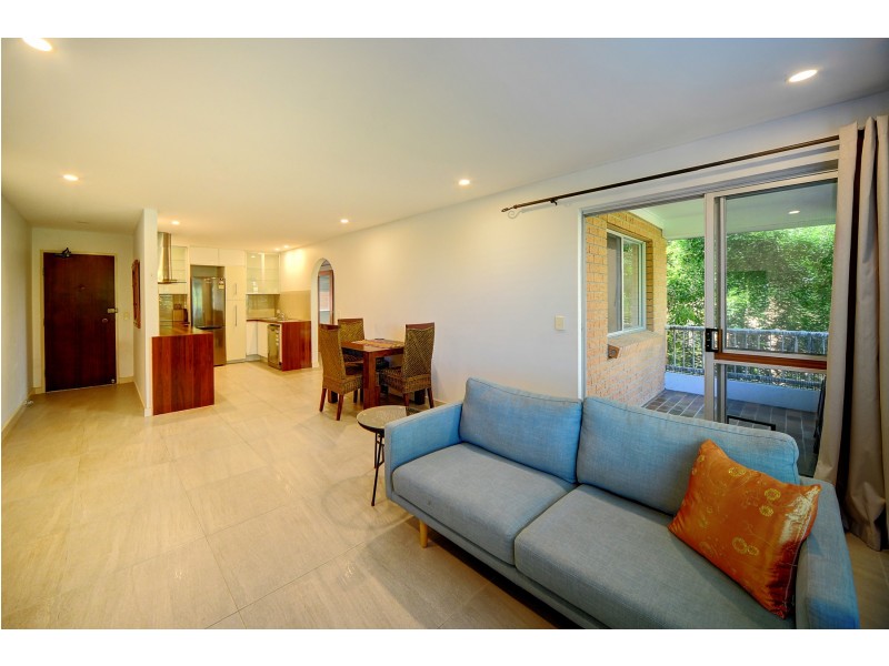 8/11 Nalla Court, Palm Beach QLD 4221