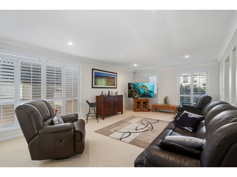 7 Nyoka Court, Elanora QLD 4221