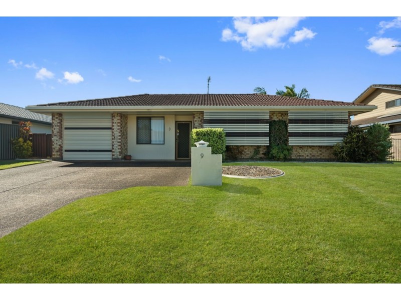 9 Kurrajong Court, Palm Beach QLD 4221
