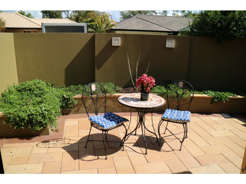 11 Seville Circuit, Burleigh Waters QLD 4220