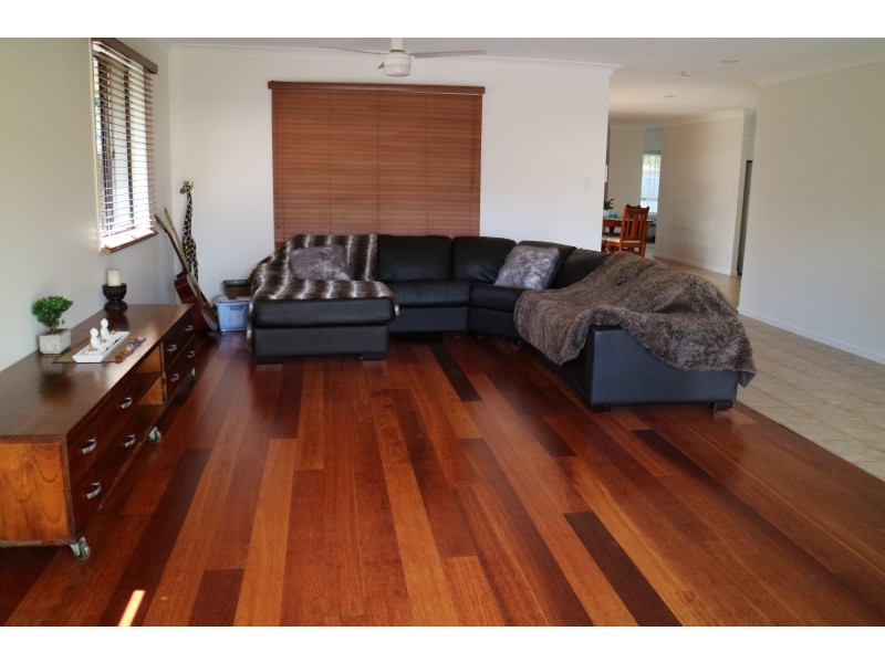 11 Seville Circuit, Burleigh Waters QLD 4220