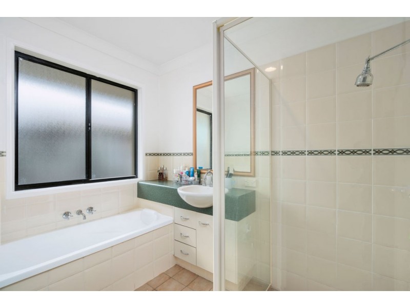 11 Seville Circuit, Burleigh Waters QLD 4220