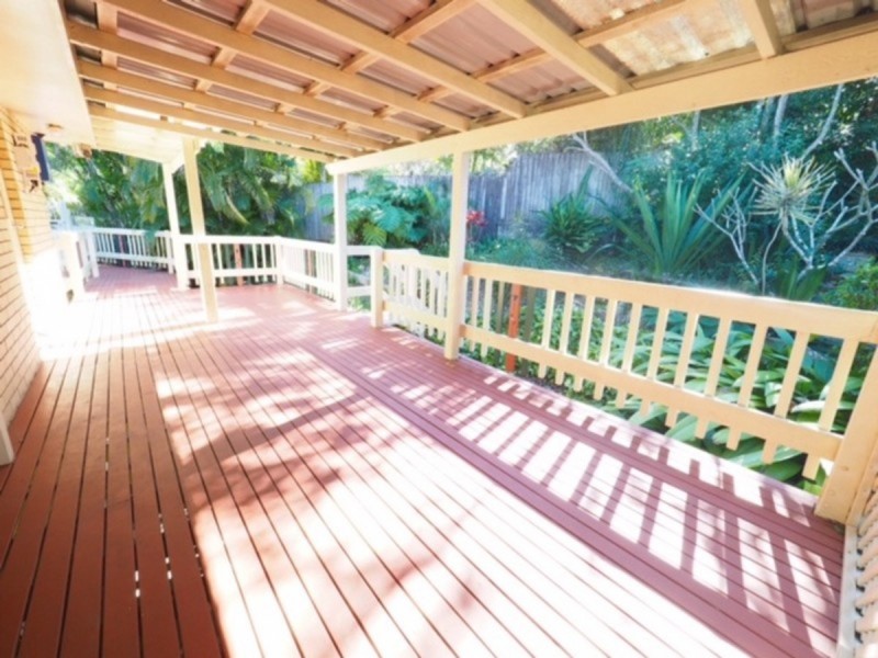 19 Myrtle Court, Palm Beach QLD 4221