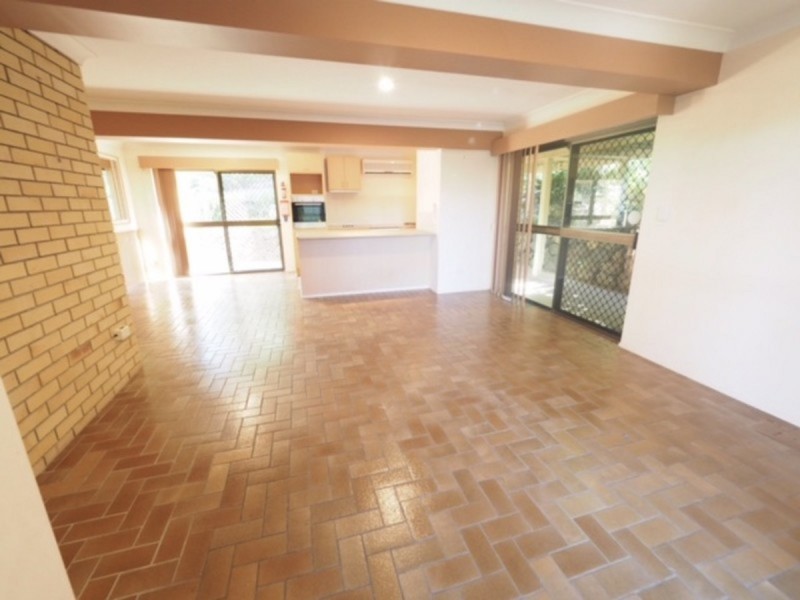 19 Myrtle Court, Palm Beach QLD 4221