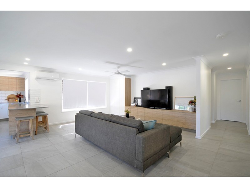5/2 Twenty Eighth Avenue, Palm Beach QLD 4221