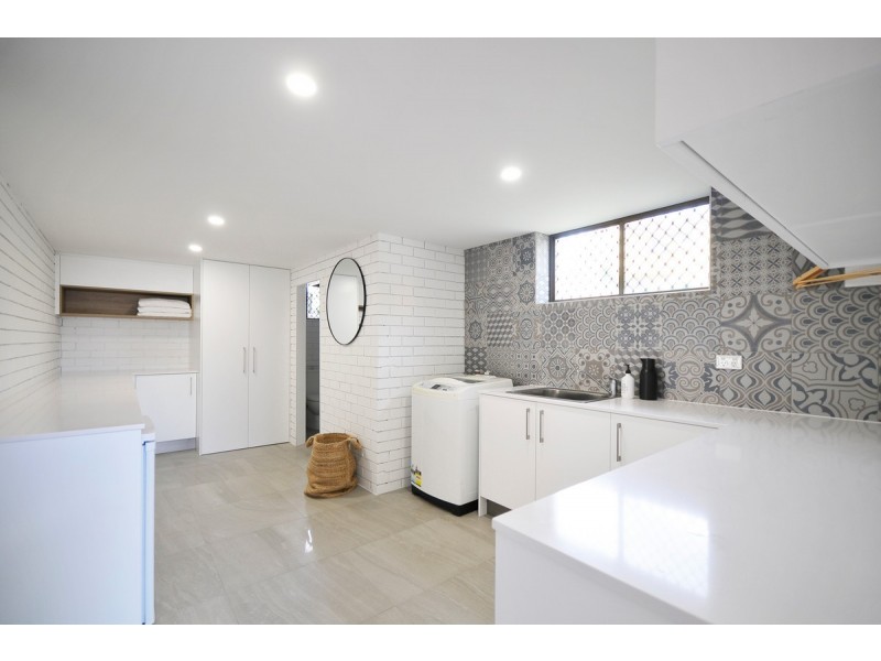 5/2 Twenty Eighth Avenue, Palm Beach QLD 4221