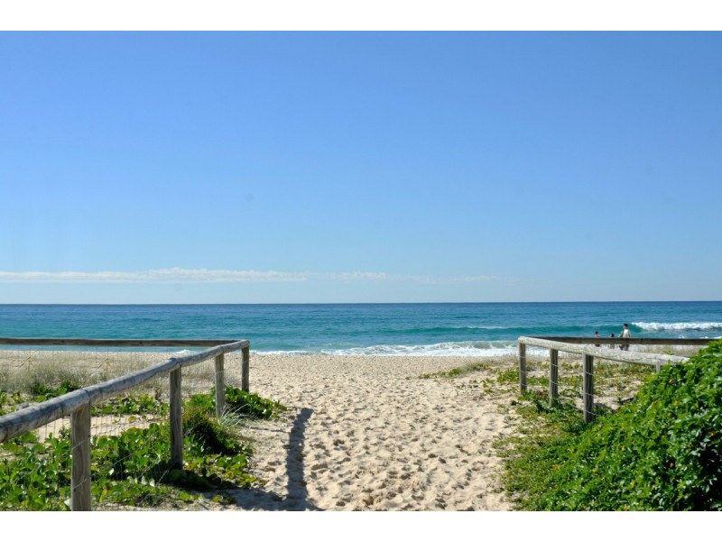 5/2 Twenty Eighth Avenue, Palm Beach QLD 4221