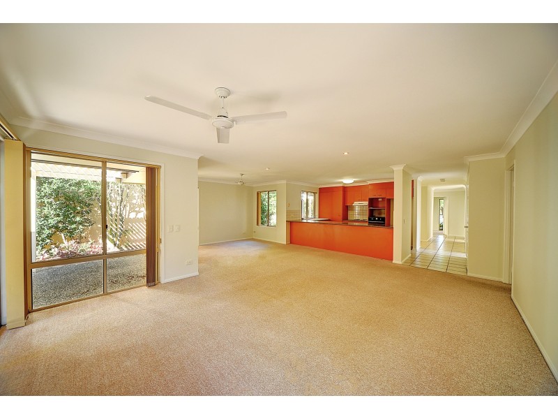 18 Hydrilla Court, Elanora QLD 4221