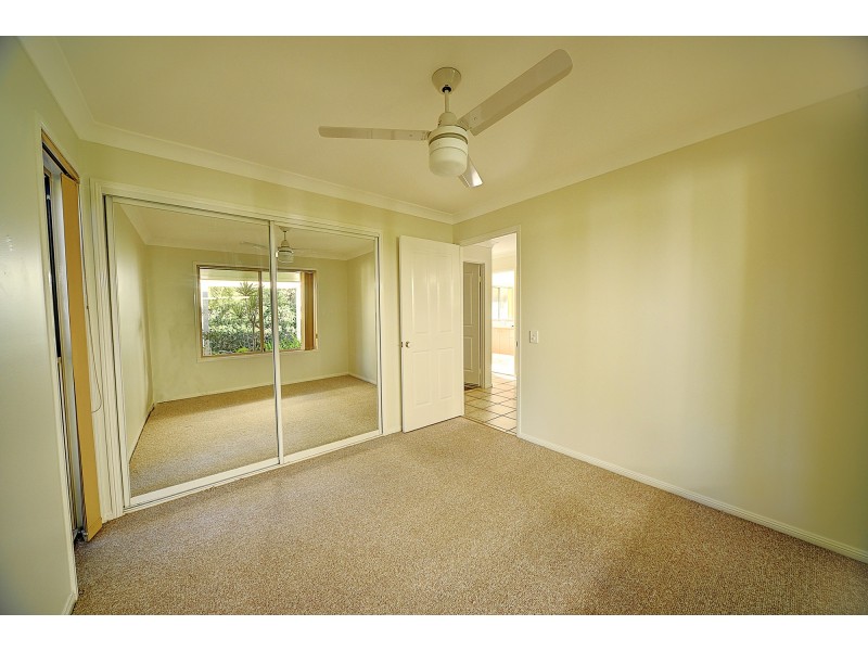 18 Hydrilla Court, Elanora QLD 4221
