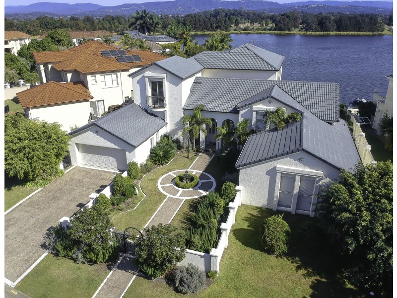 34 Staysail Crescent, Clear Island Waters QLD 4226