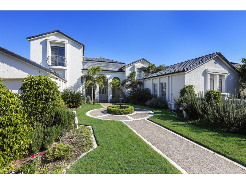 34 Staysail Crescent, Clear Island Waters QLD 4226