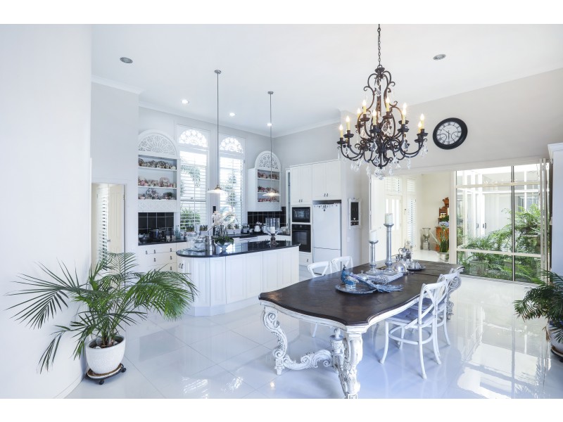 34 Staysail Crescent, Clear Island Waters QLD 4226