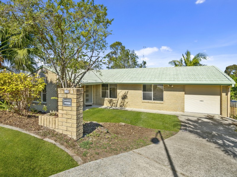 16 Daphne Court, Elanora QLD 4221