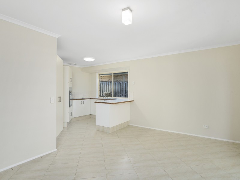 16 Daphne Court, Elanora QLD 4221