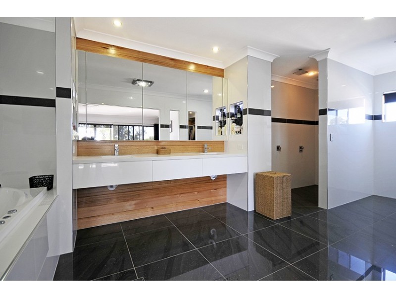 2 Barden Ridge Road, Reedy Creek QLD 4227