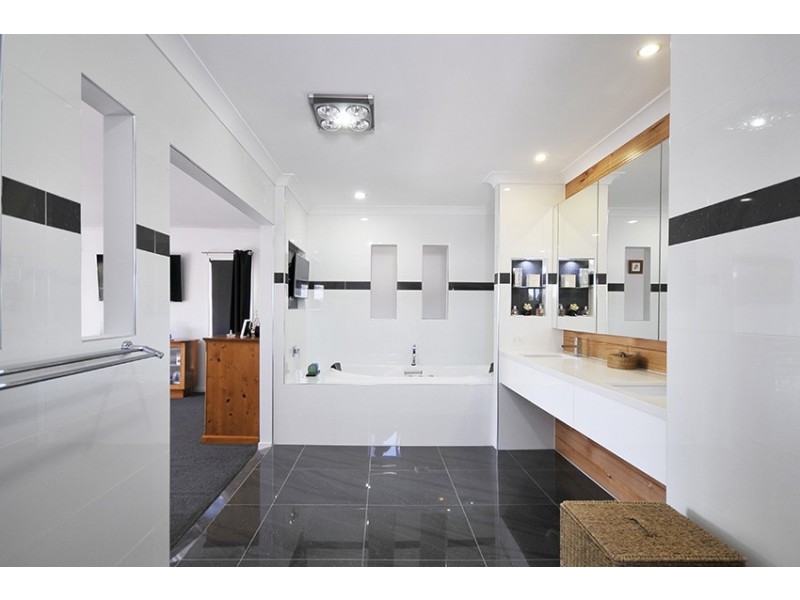 2 Barden Ridge Road, Reedy Creek QLD 4227
