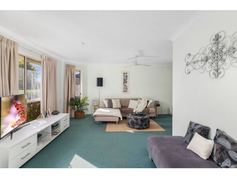 42 Tussock Crescent, Elanora QLD 4221