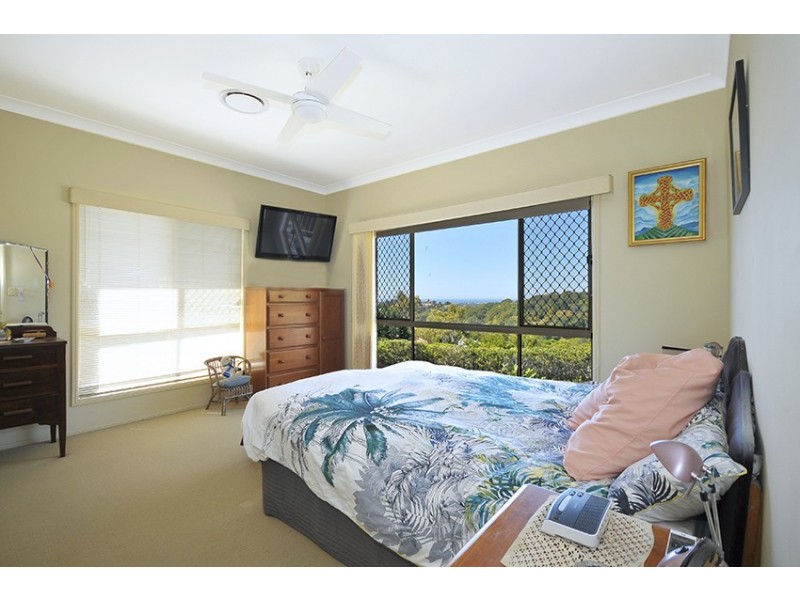 8 Tyrone Terrace, Banora Point NSW 2486