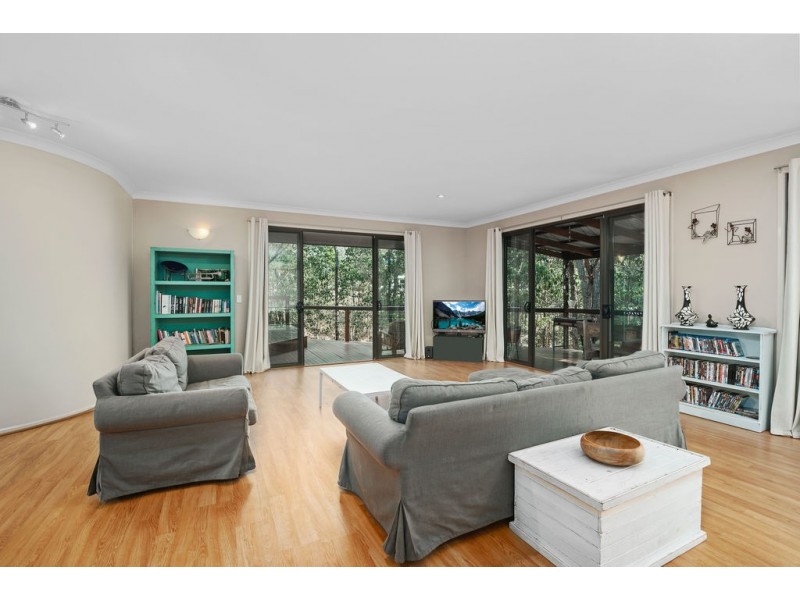 63 Simpsons Road, Elanora QLD 4221