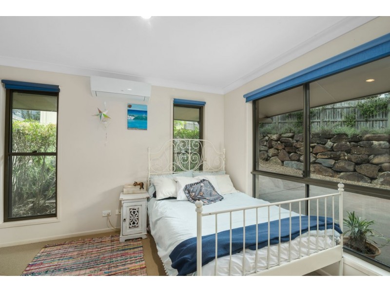 63 Simpsons Road, Elanora QLD 4221