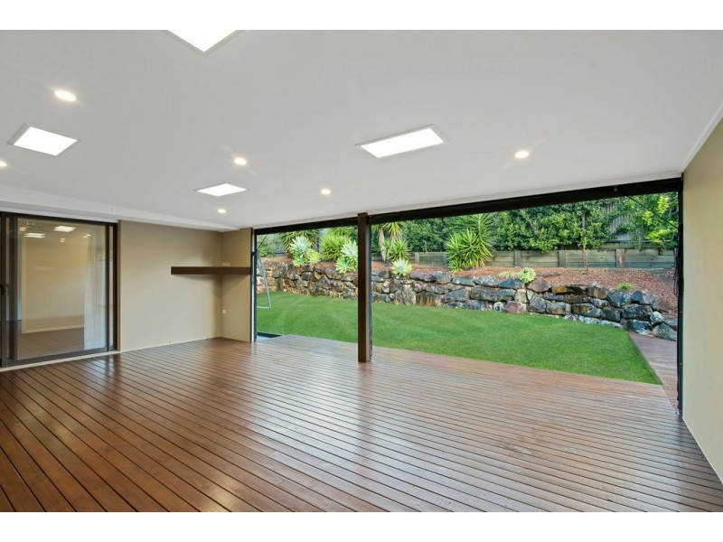 16 Lexington Drive, Worongary QLD 4213